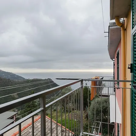 Guesthost - Cozy With Terrace & Seaview *