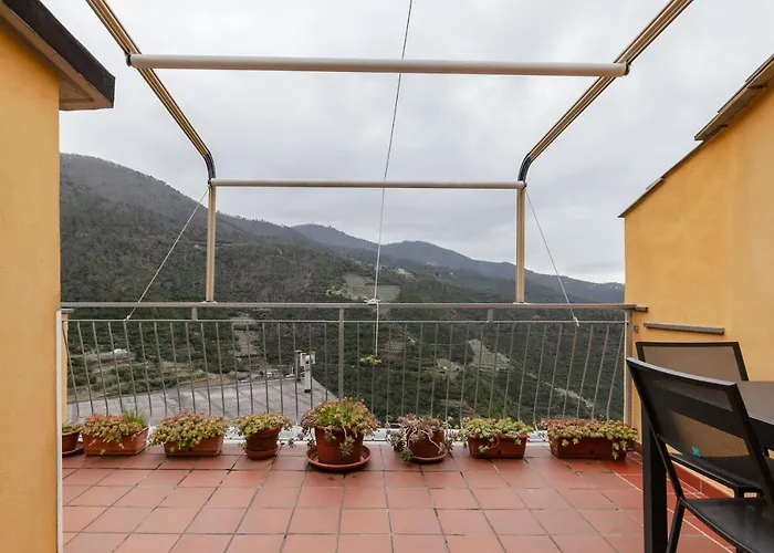 Guesthost - Cozy With Terrace & Seaview Apartment