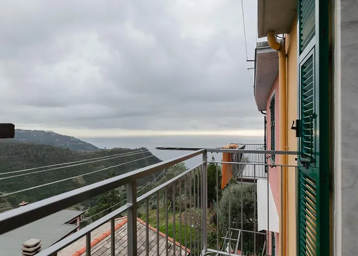 Guesthost - Cozy With Terrace & Seaview *