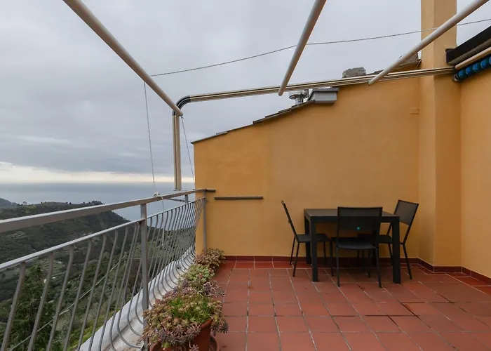 Apartmán Guesthost - Cozy With Terrace & Seaview